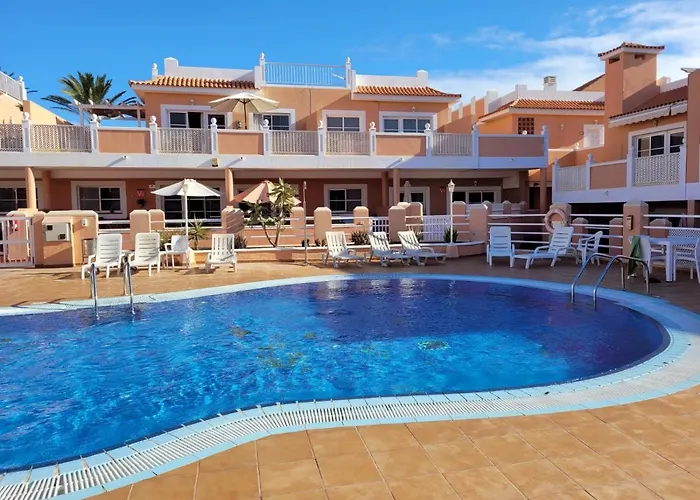 Funcional En Residencial Con Piscina En Inmejorable Ubicacion En Centro De La Isla アパート