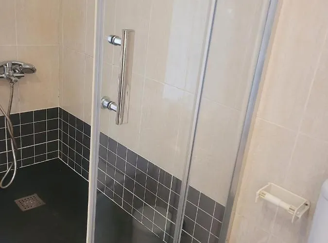 Funcional En Residencial Con Piscina En Inmejorable Ubicacion En Centro De La Isla *