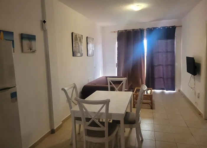 Funcional En Residencial Con Piscina En Inmejorable Ubicacion En Centro De La Isla Apartmán